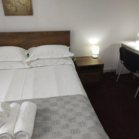 Creative Apartment Baia Mare Bagian luar foto