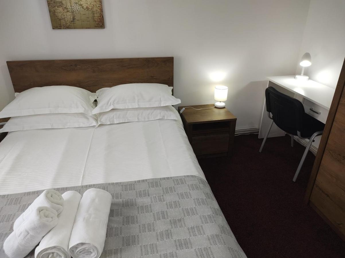Creative Apartment Baia Mare Bagian luar foto