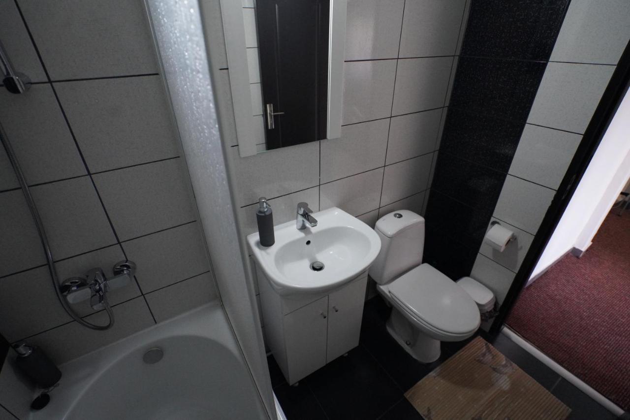 Creative Apartment Baia Mare Bagian luar foto